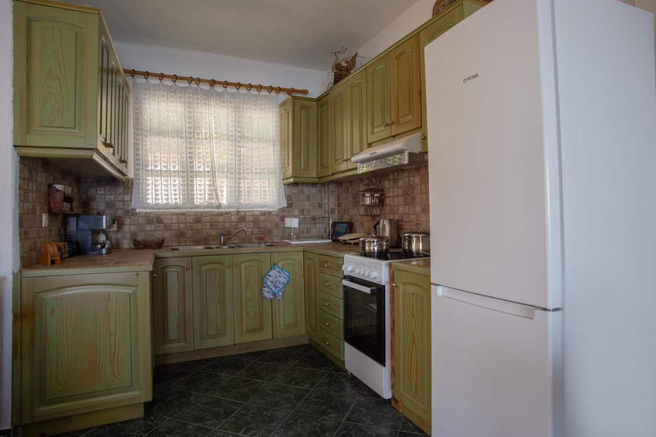 Kohyli Beachfront House Agia Pelagia Chlomou Exterior photo
