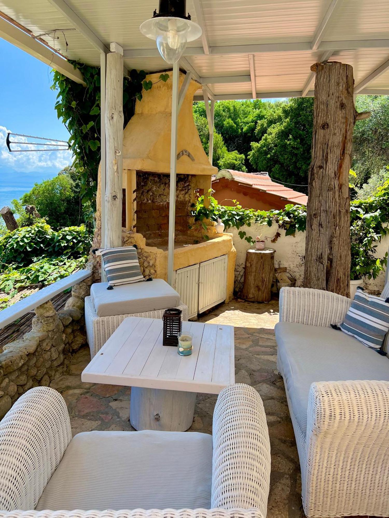 Kohyli Beachfront House Agia Pelagia Chlomou Exterior photo